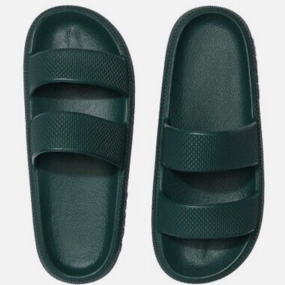 NEW Victoria’s Secret Slides - Picture 1 of 5